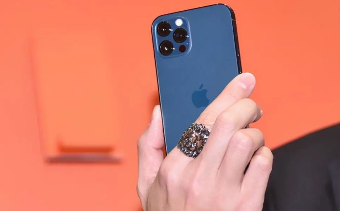 原平苹果手机维修分享iPhone12系列重启方法教程 