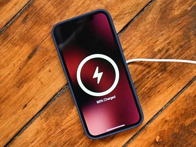 原平苹果手机维修分享iPhone 12可以随便充电吗 
